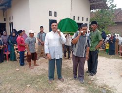 Siswa Kelas 3 SDN 3 Poncowarno Berangkat Pingin Makan Pulang Dimakamkan. 