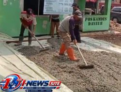 Pengusaha Asal Desa Dayeuh Kecamatan Cileungsi, Kali Ini Melakukan Kegiatan Sosialnya Dengan Mengecor Halaman Kantor Desa.