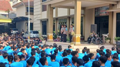 POLINDIK : Polres Kediri Perkuat Pendidikan Karakter Pelajar Cegah Hoaks dan Kenakalan Remaja 1 1001683194